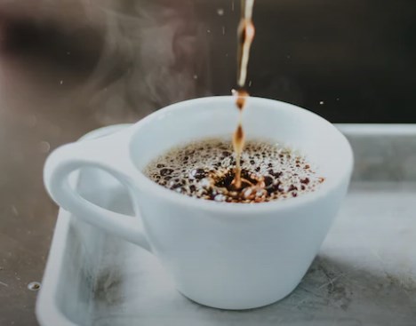 混合咖啡与单品咖啡的市场份额与价格整体趋势如何？