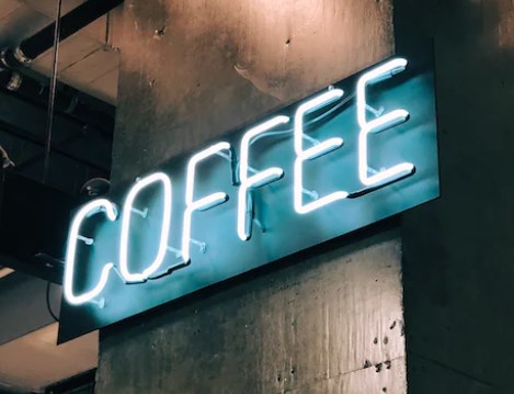 法式滤压壶在煮咖啡时产生的噪声对日常生活是否有影响？