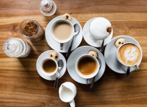 精品咖啡在与其他企业和品牌间的合作中，主要涉及哪些方面？